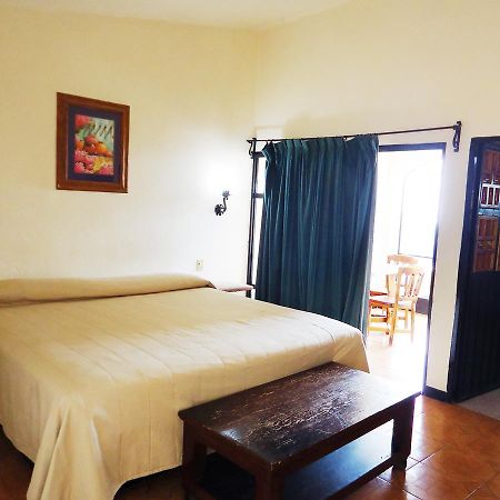 Hotel Loma Linda Taxco エクステリア 写真