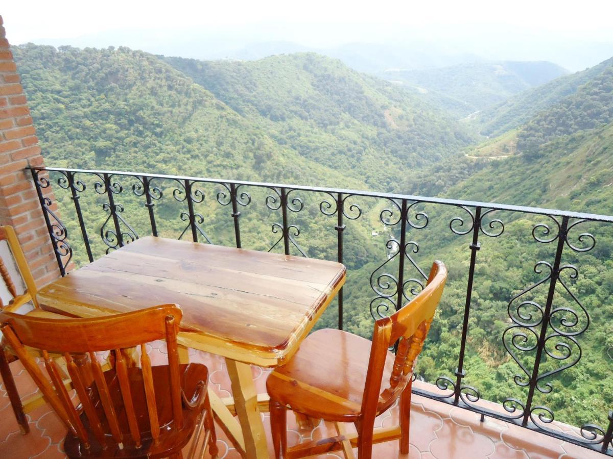 Hotel Loma Linda Taxco エクステリア 写真
