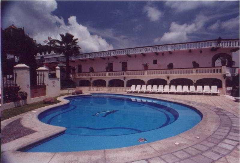 Hotel Loma Linda Taxco エクステリア 写真