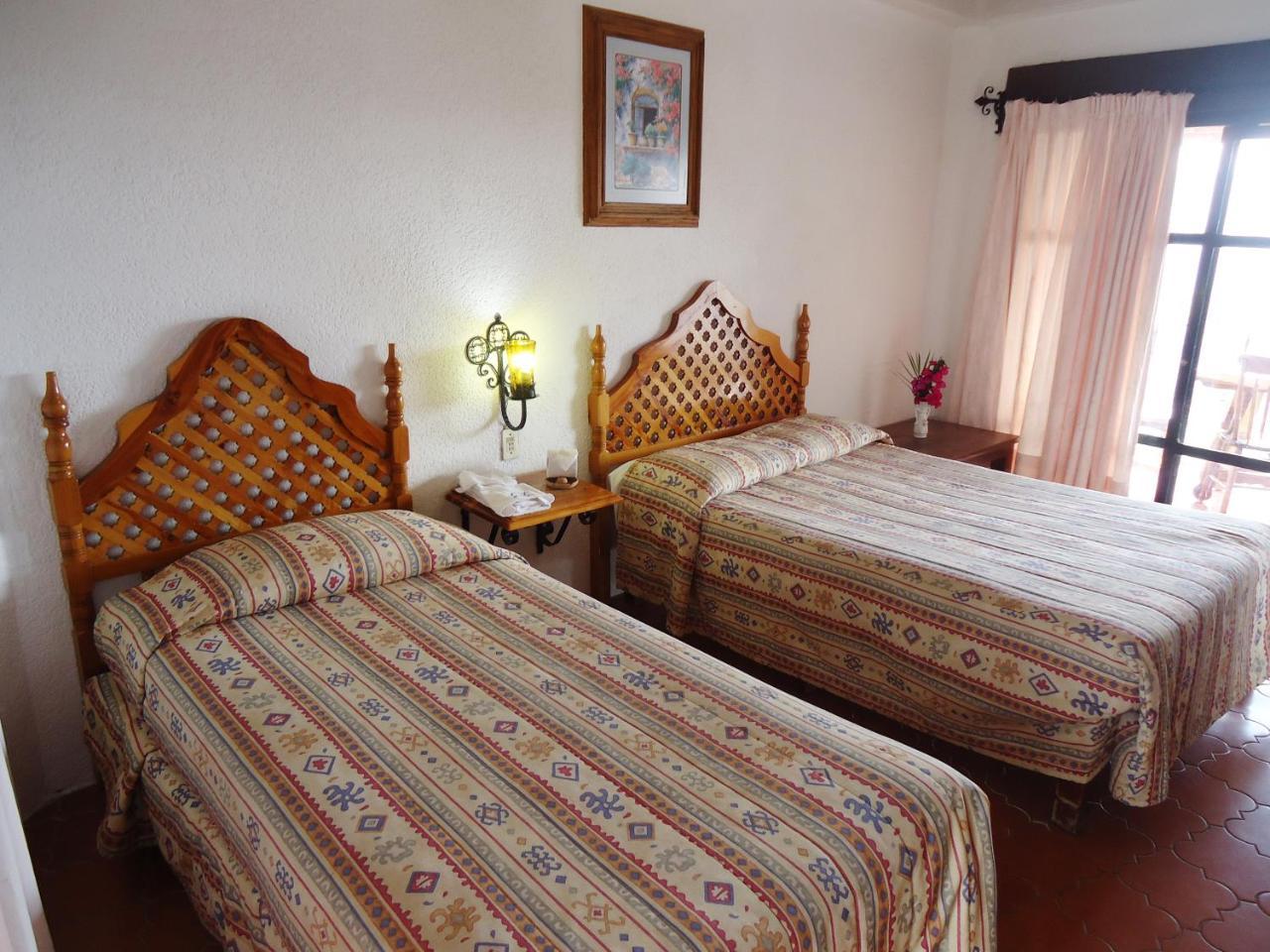 Hotel Loma Linda Taxco エクステリア 写真